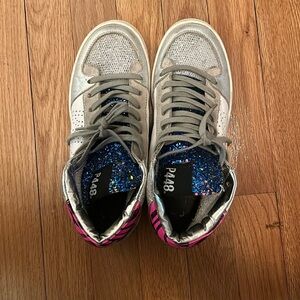 Size 7 P448 women’s high top sneakers